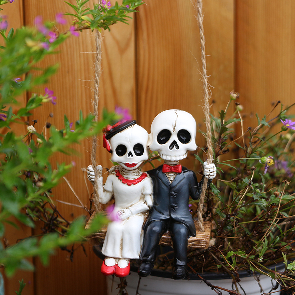 Bonsai Garden Festival - Resin Skeleton Couple Swing Statue, Halloween